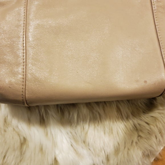 Coach Daisy Spectator Purse GUC - Picture 6 of 16